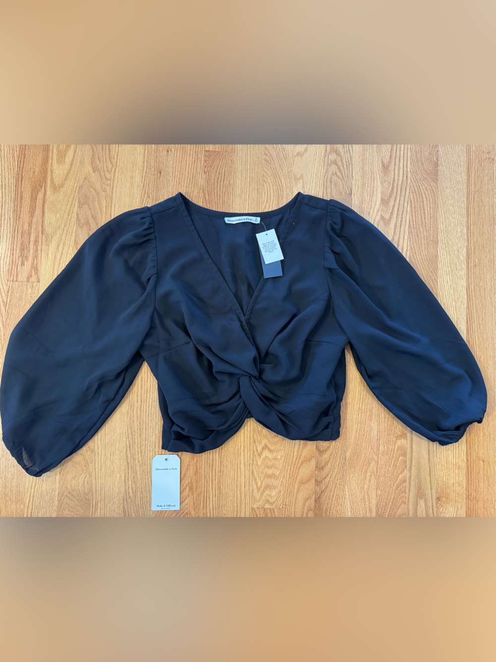 NWT Abercrombie & Fitch Black Cropped Floral Twist-Front Blouse- 3/4 Sleeve- M